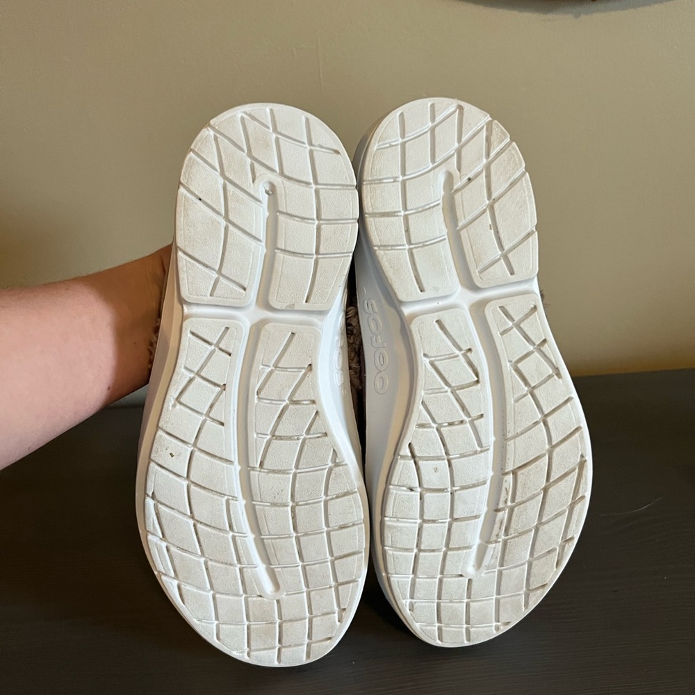 Oofos Oocoozie Shoes - Picture 10 of 10